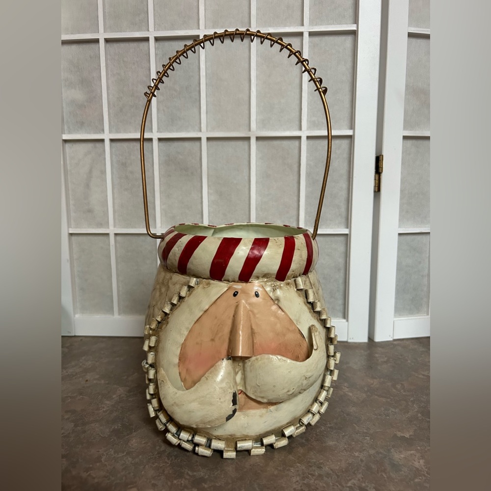 Santa Metal Bucket - Picture 2 of 10